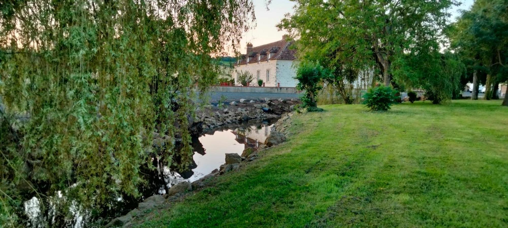 Gite & Chambre D'Hotes Du Moulin Villa Brûlon Esterno foto